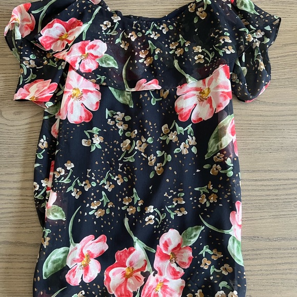 CAbi cold shoulder blouse- XS - Picture 4 of 7